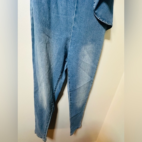 VENUS Blue Denim Ruffle Overalls - Picture 10 of 10